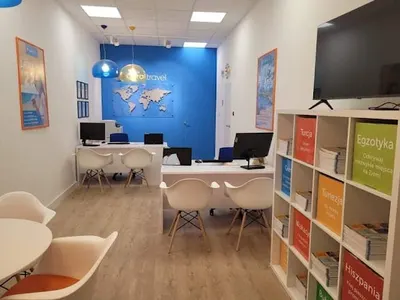 CORAL TRAVEL salon firmowy w Koninie